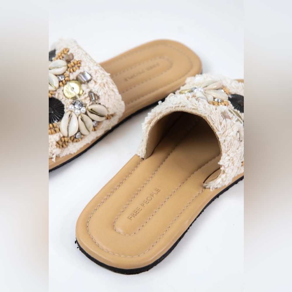 Free People Shell Sandals Shipwreck Surf Slides Boho Cowrie Beaded Size 11 - Picture 11 of 13